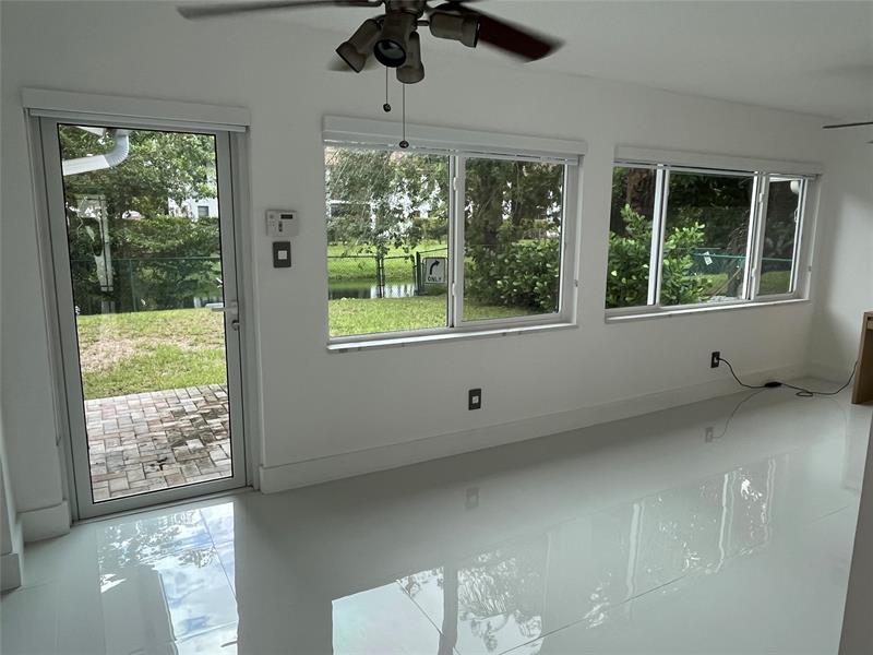 Image 18 of 51 For 8952 25th Ct