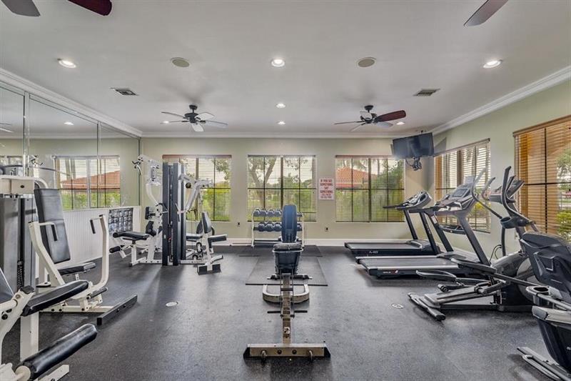 Image 10 of 20 For 4101 San Marino Blvd  108