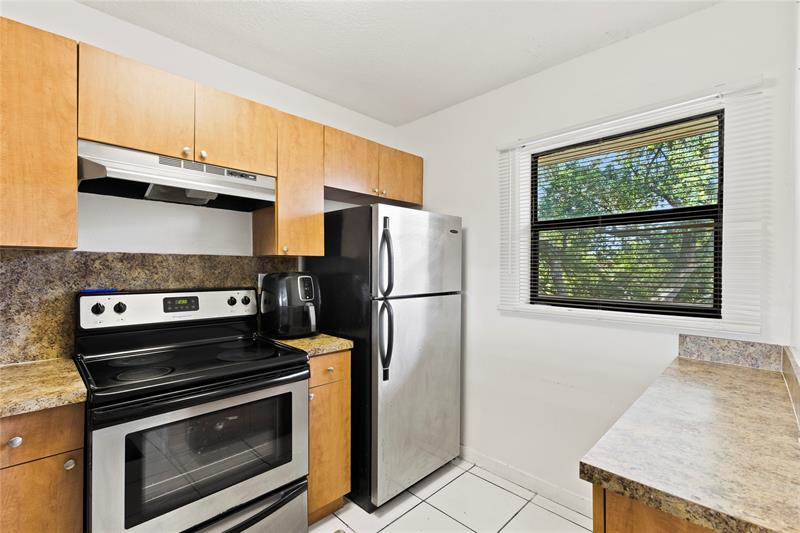 Image 7 of 23 For 3199 Foxcroft Rd  304