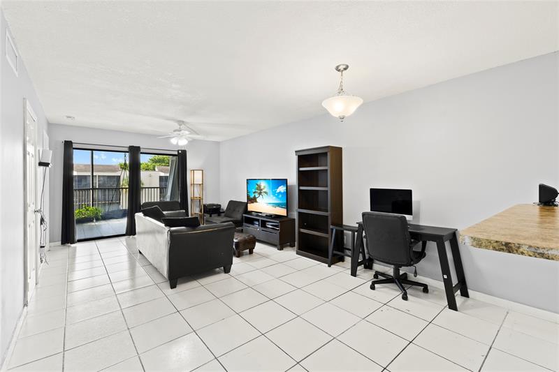 Image 8 of 23 For 3199 Foxcroft Rd  304