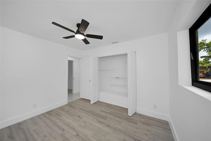 Image 13 of 41 For 7301 13th Ct