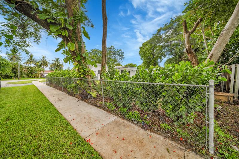 Image 35 of 41 For 7301 13th Ct