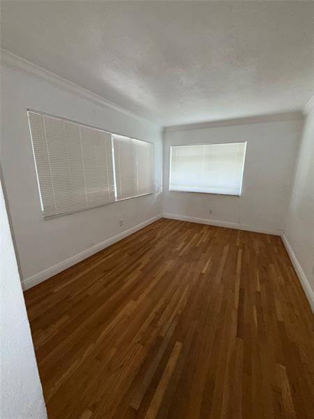 Image 6 of 6 For 940 170th St  212