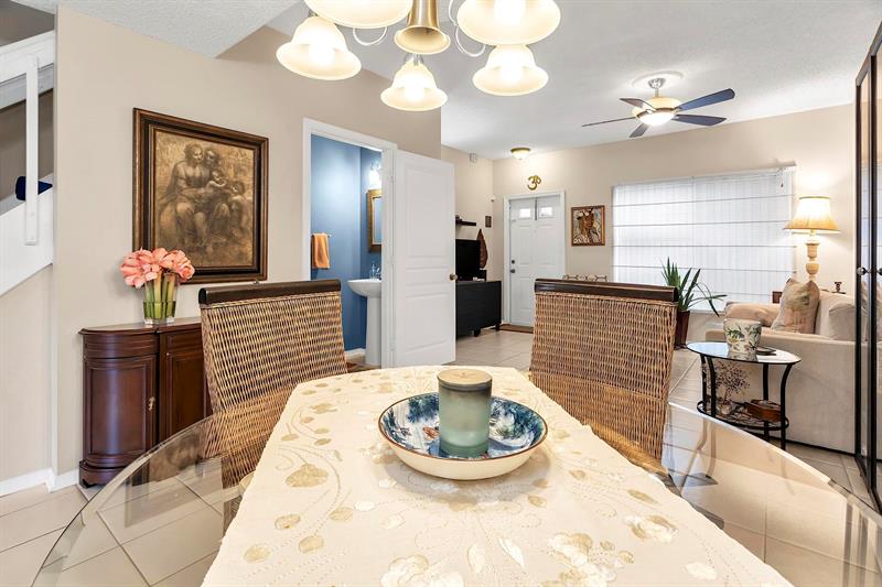 Image 11 of 32 For 4 Key West Ct  4