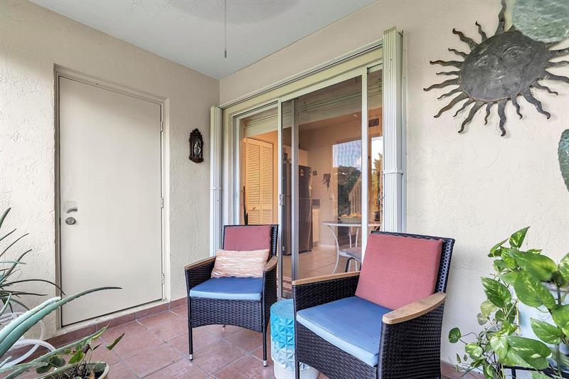 Image 24 of 32 For 4 Key West Ct  4