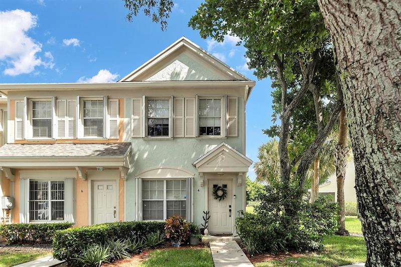 Image 3 of 32 For 4 Key West Ct  4