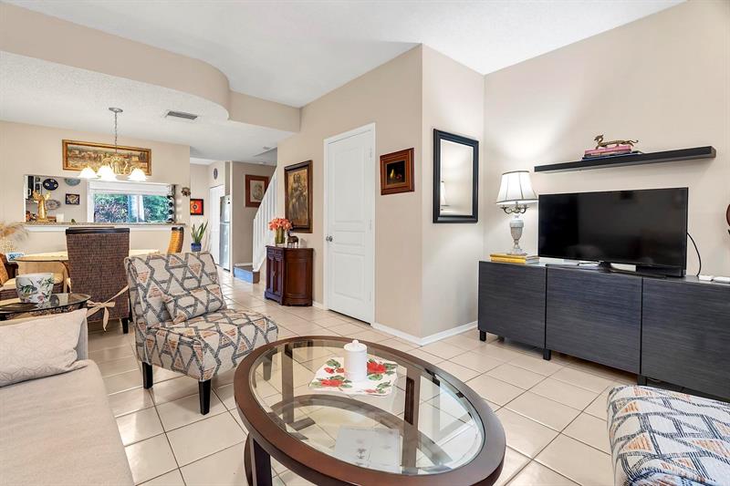 Image 7 of 32 For 4 Key West Ct  4