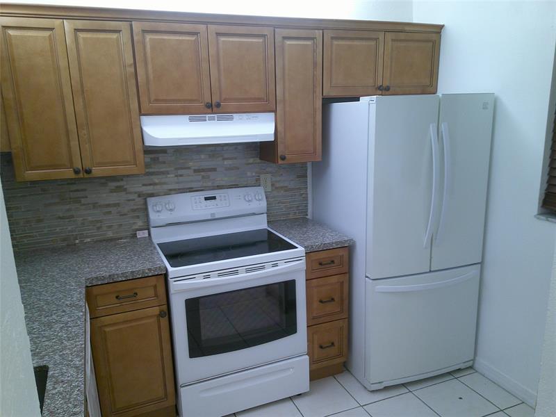 Image 5 of 12 For 3199 Foxcroft Rd  306