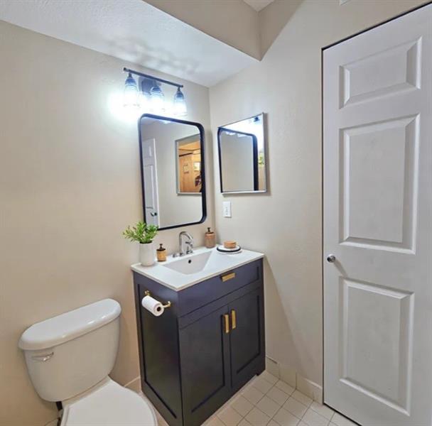 Image 11 of 26 For 631 Lyons Rd  12105