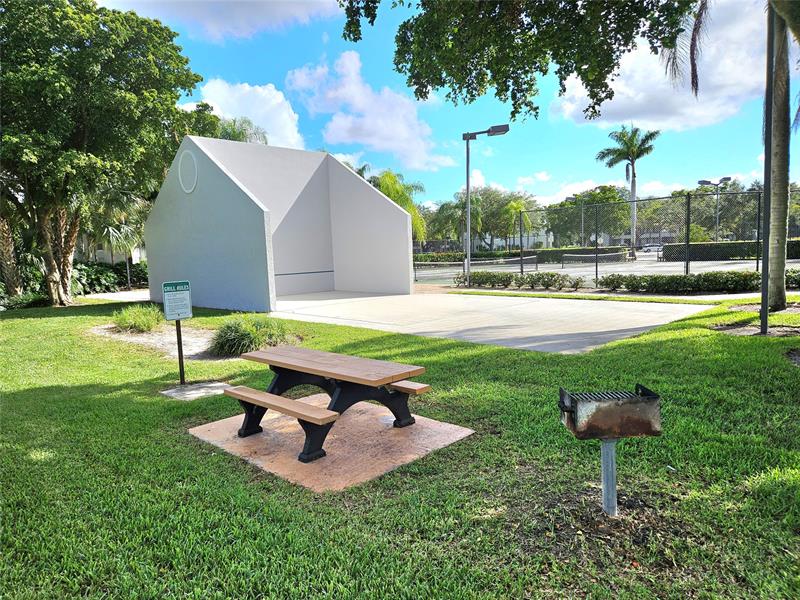 Image 22 of 26 For 631 Lyons Rd  12105