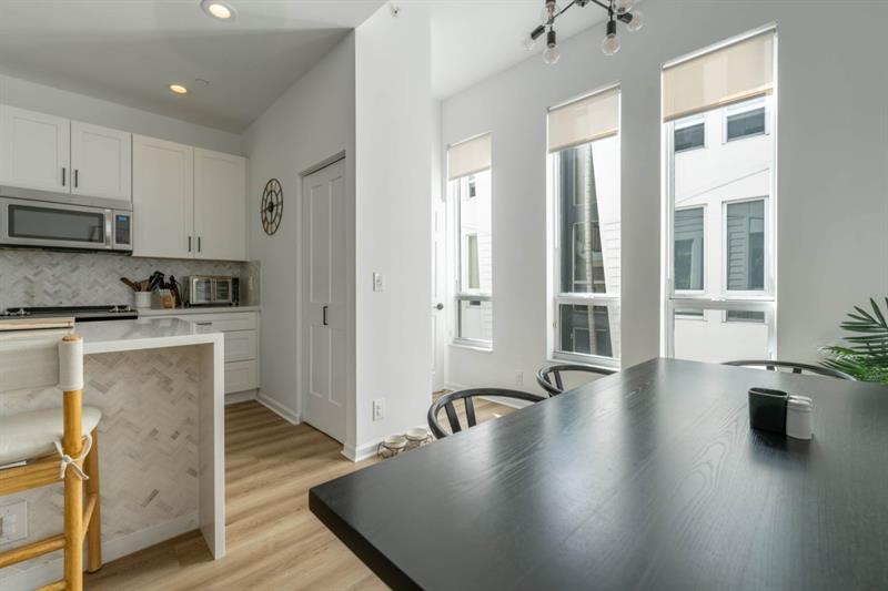 Image 17 of 31 For 723 16th Ct  