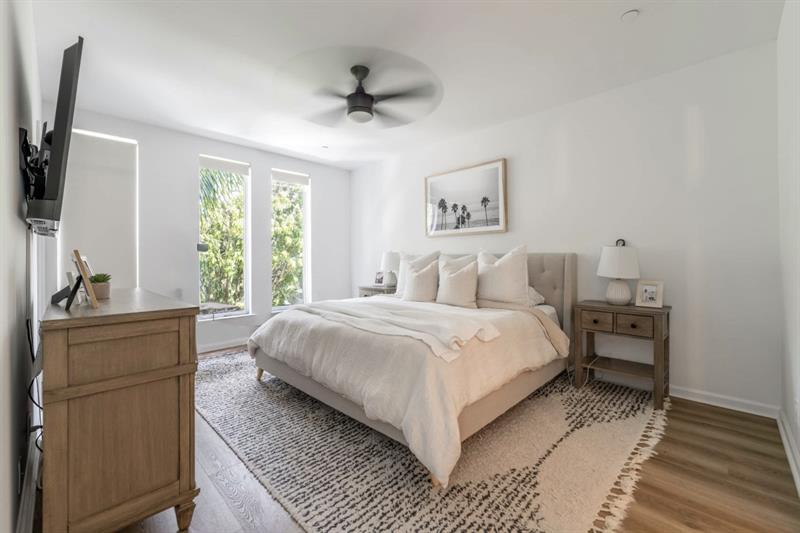 Image 23 of 31 For 723 16th Ct  