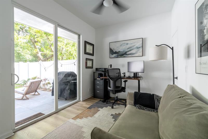 Image 5 of 31 For 723 16th Ct  