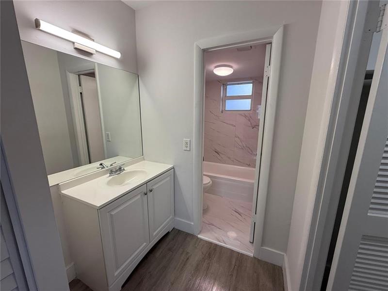 Image 12 of 14 For 3626 168th St  304