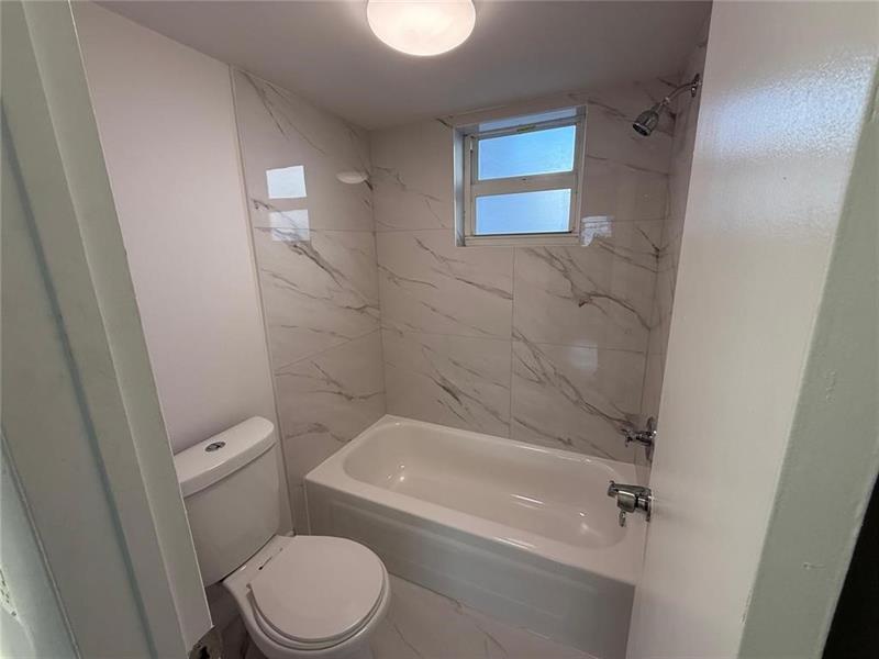 Image 4 of 14 For 3626 168th St  304