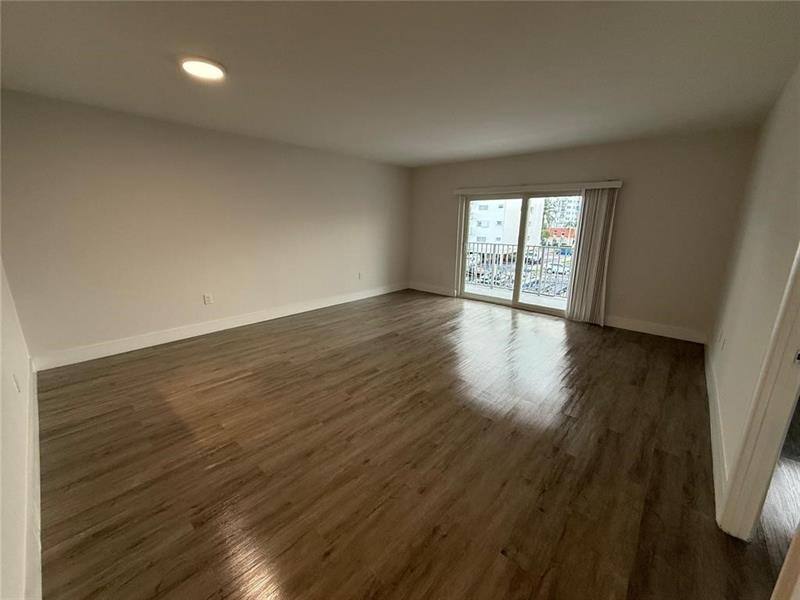 Image 7 of 14 For 3626 168th St  304