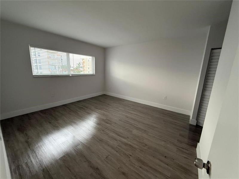Image 9 of 14 For 3626 168th St  304