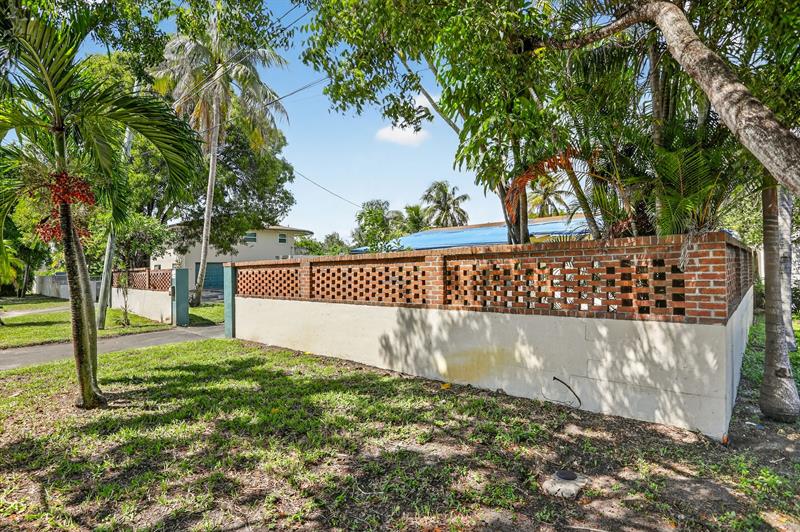 Image 3 of 59 For 871 10th St  