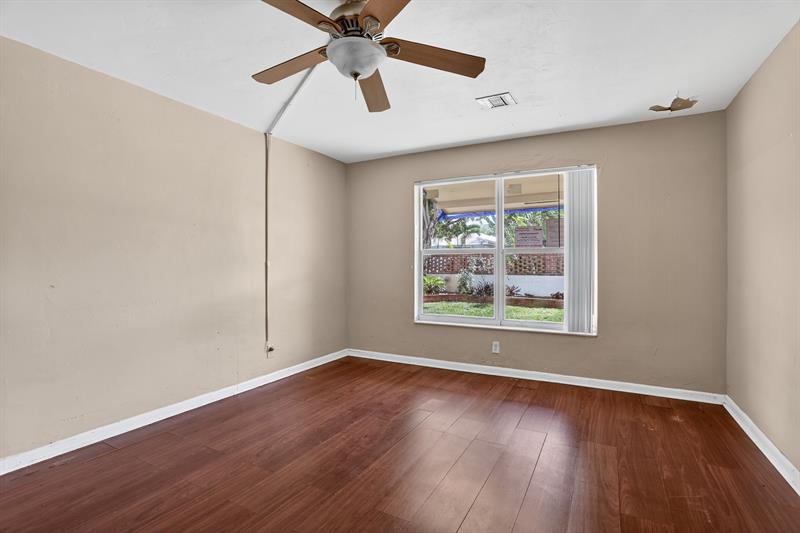 Image 34 of 59 For 871 10th St  
