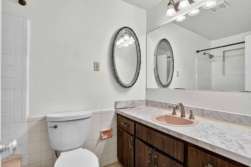 Image 36 of 59 For 871 10th St  