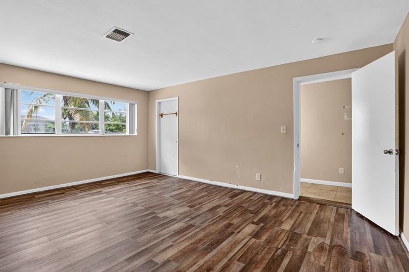 Image 38 of 59 For 871 10th St  
