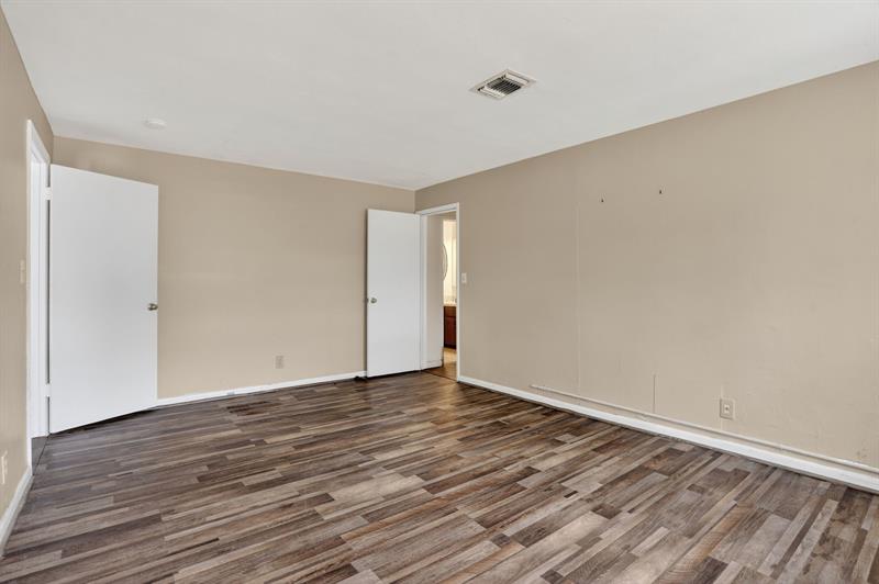 Image 39 of 59 For 871 10th St  