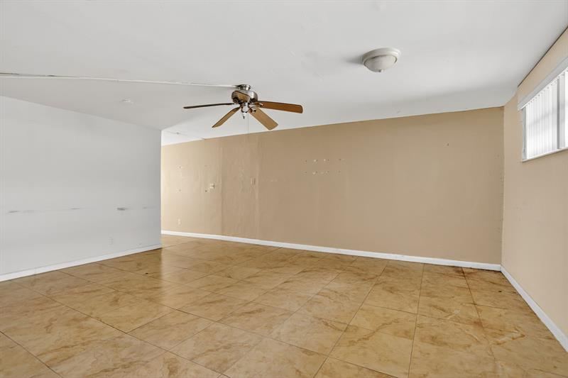 Image 43 of 59 For 871 10th St  