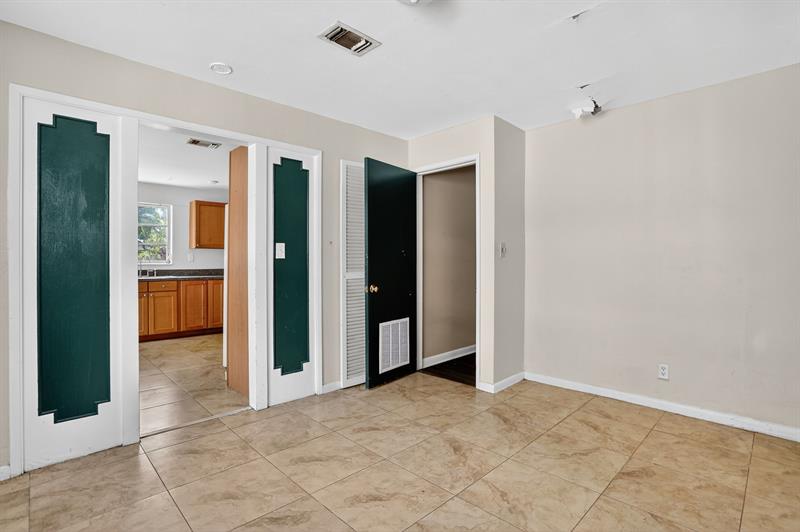 Image 44 of 59 For 871 10th St  