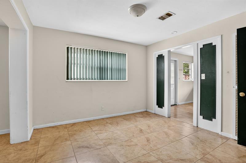Image 45 of 59 For 871 10th St  