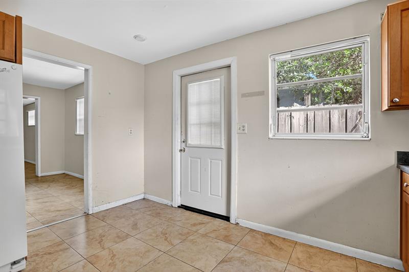 Image 48 of 59 For 871 10th St  