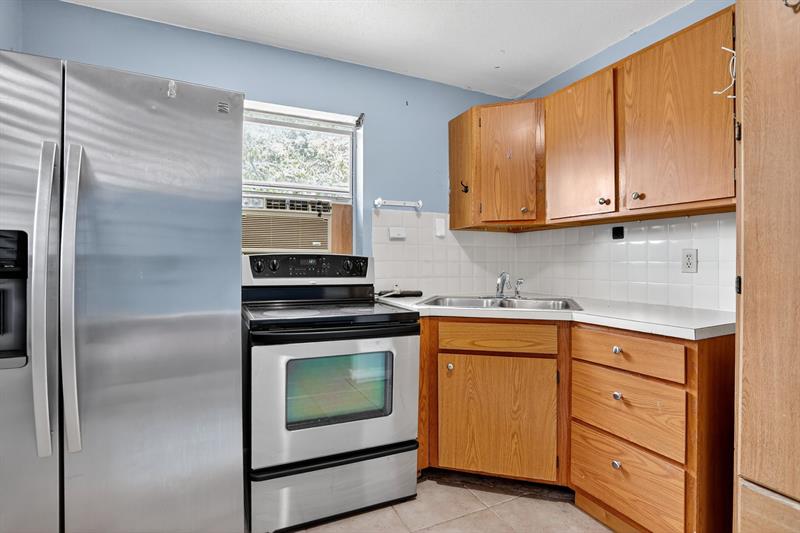 Image 51 of 59 For 871 10th St  