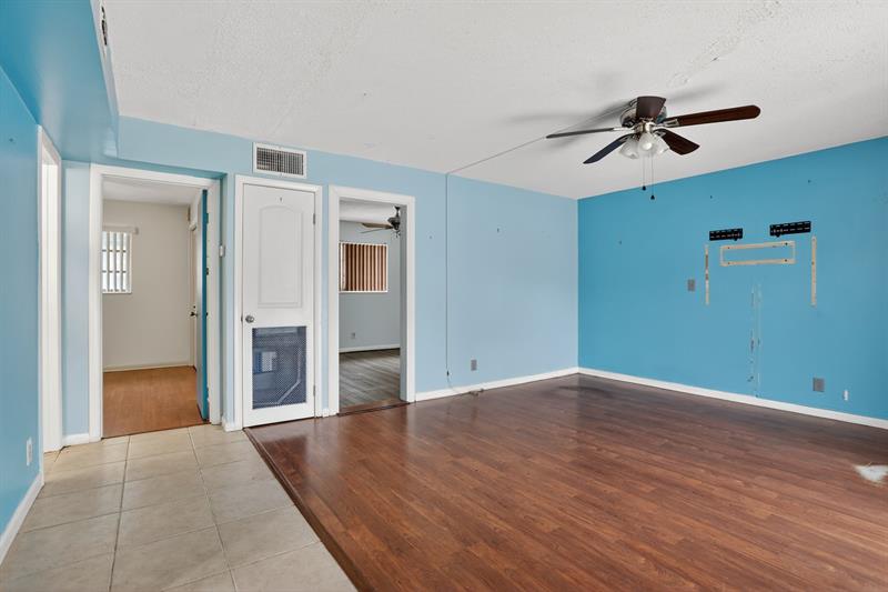 Image 52 of 59 For 871 10th St  