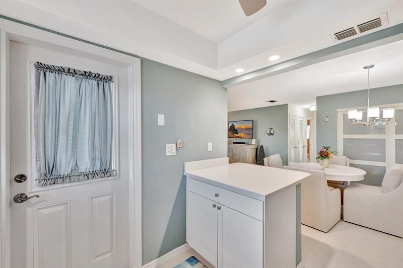 Image 21 of 50 For 2109 68th St  203