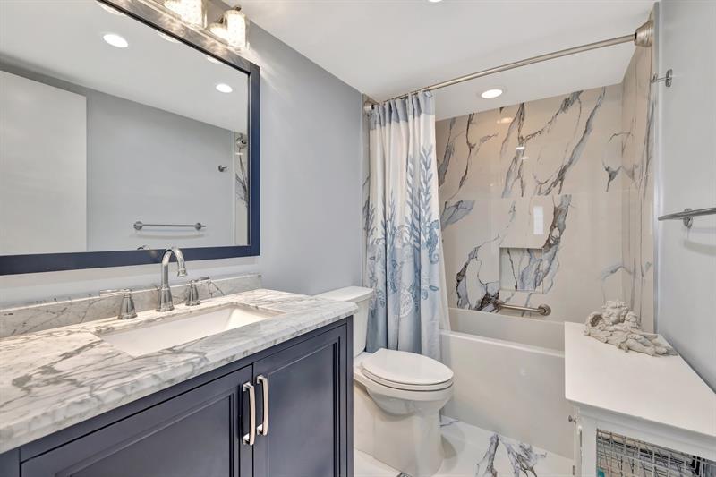 Image 26 of 50 For 2109 68th St  203