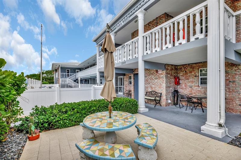 Image 31 of 50 For 2109 68th St  203