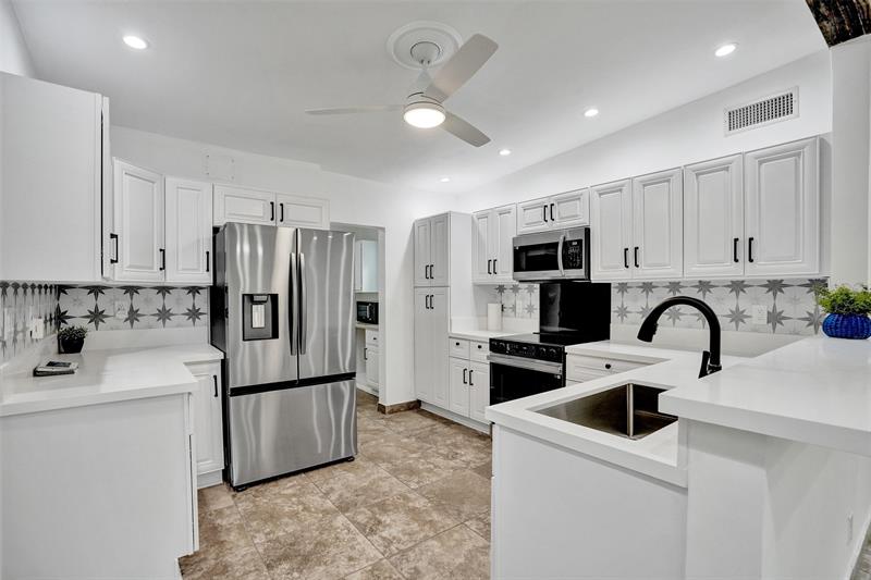 Image 11 of 47 For 1613 12th Ct