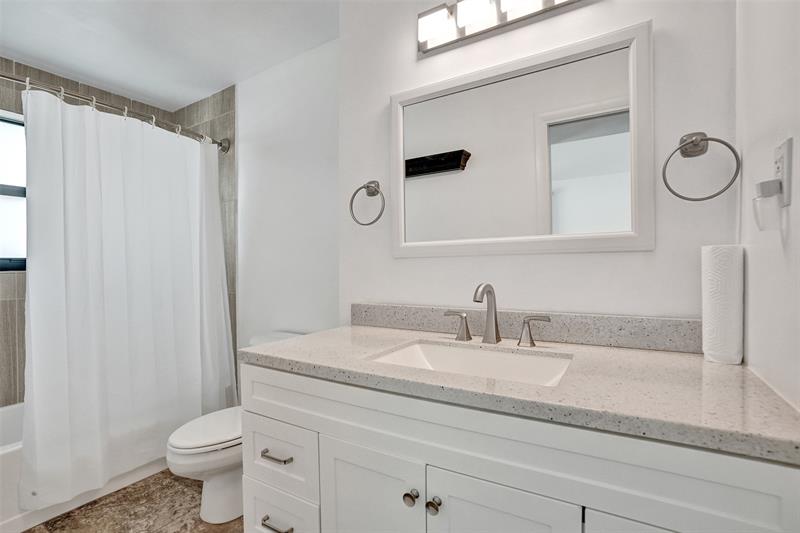 Image 17 of 47 For 1613 12th Ct