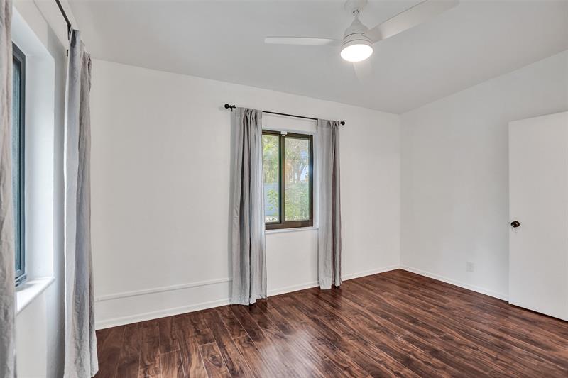 Image 21 of 47 For 1613 12th Ct