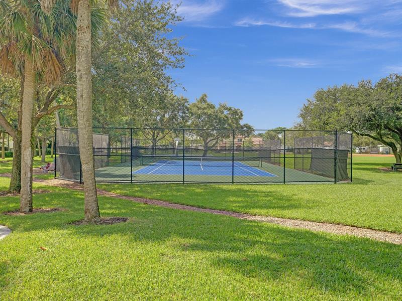 Image 36 of 47 For 1613 12th Ct
