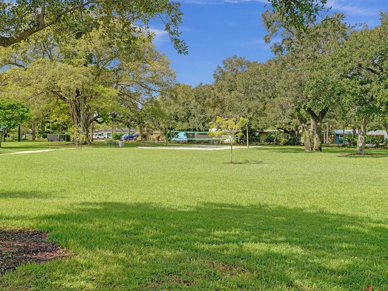Image 40 of 47 For 1613 12th Ct