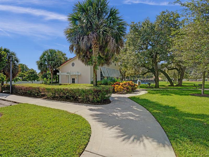 Image 41 of 47 For 1613 12th Ct