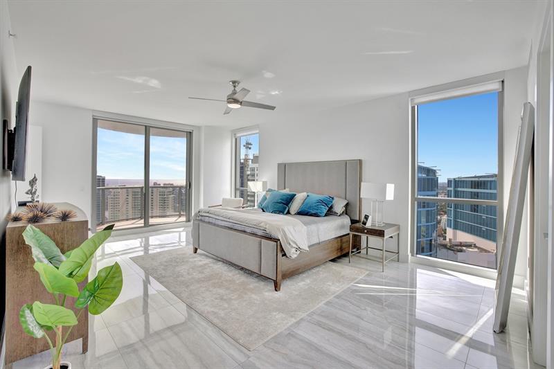 Image 11 of 40 For 100 Las Olas Blvd  4301