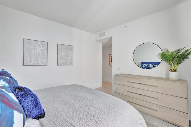 Image 18 of 40 For 100 Las Olas Blvd  4301