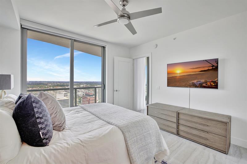 Image 25 of 40 For 100 Las Olas Blvd  4301