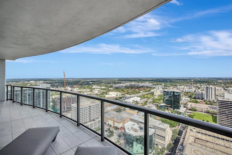 Image 28 of 40 For 100 Las Olas Blvd  4301