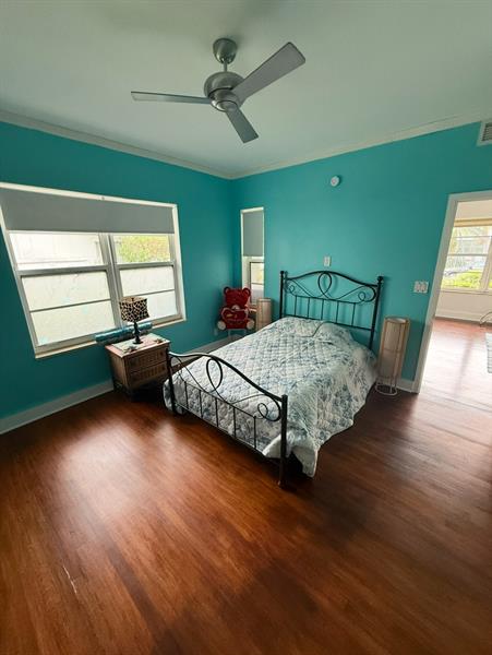Image 21 of 29 For 935 10th St  