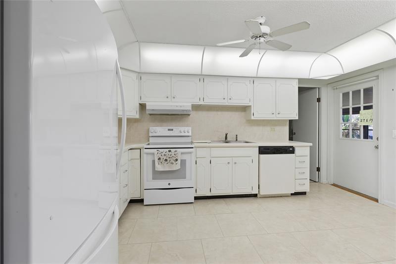 Image 11 of 42 For 133 Peckham St Se