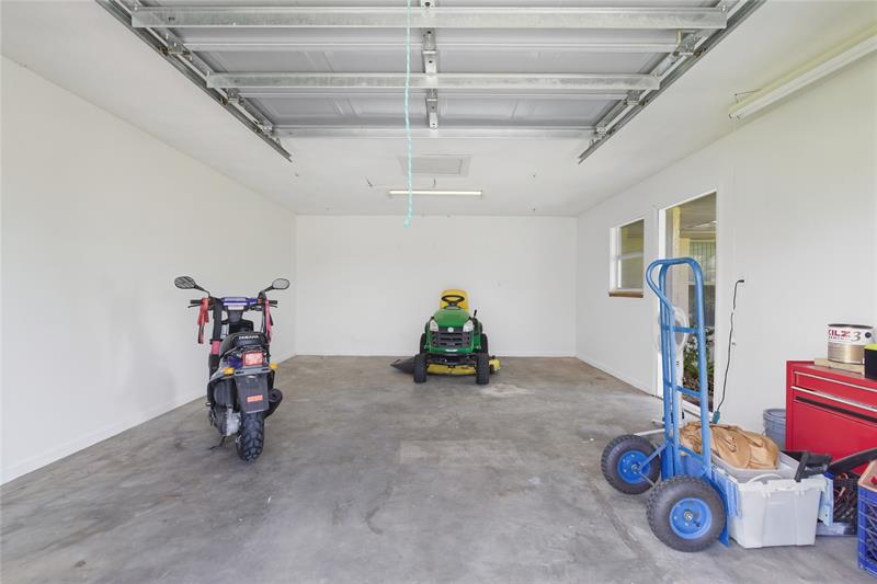 Image 33 of 42 For 133 Peckham St Se