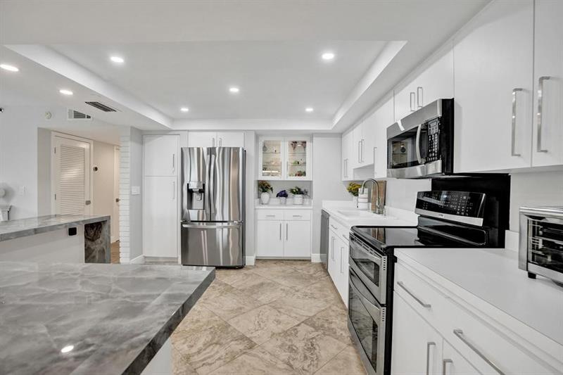 Image 15 of 64 For 501 Riverside Dr  203