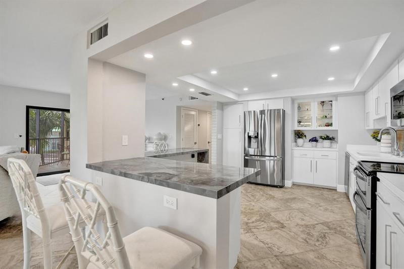 Image 17 of 64 For 501 Riverside Dr  203